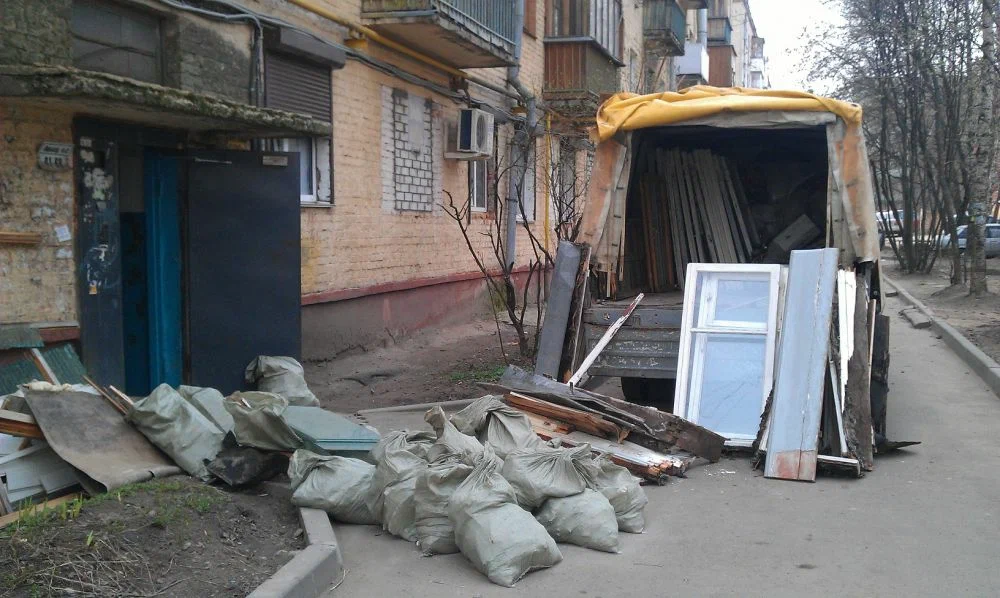 Вывоз мусора после ремонта в Белой Калитве от ПроМусор — цены от 4667 руб., быстро и недорого