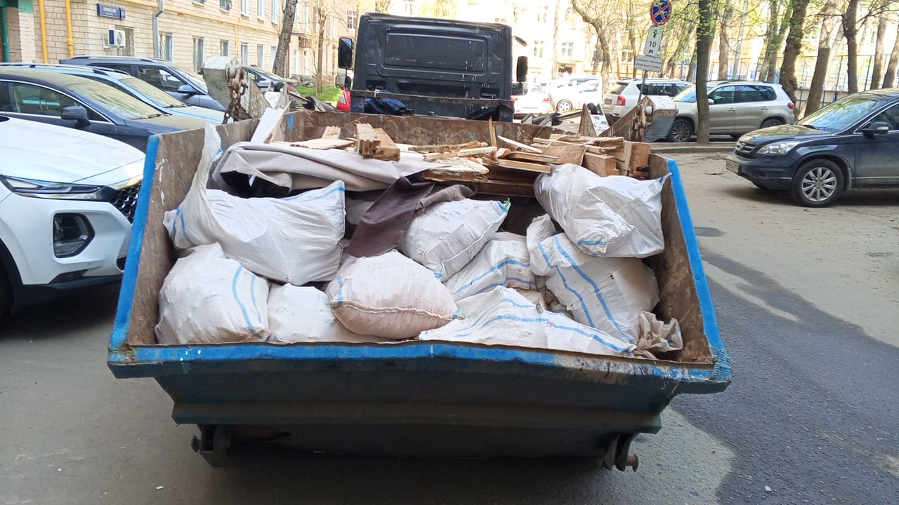 Вывоз мусора из магазина в Белой Калитве в октябре