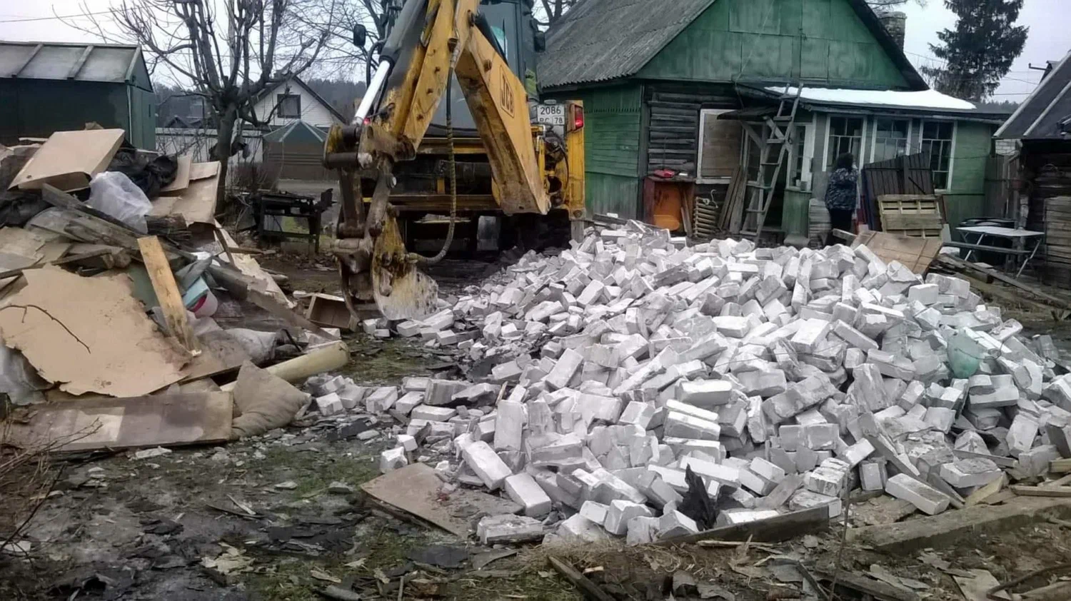 Вывоз мусора после сноса здания в Белой Калитве от ПроМусор – цена от 5186 руб., утилизация и уборка стройотходов