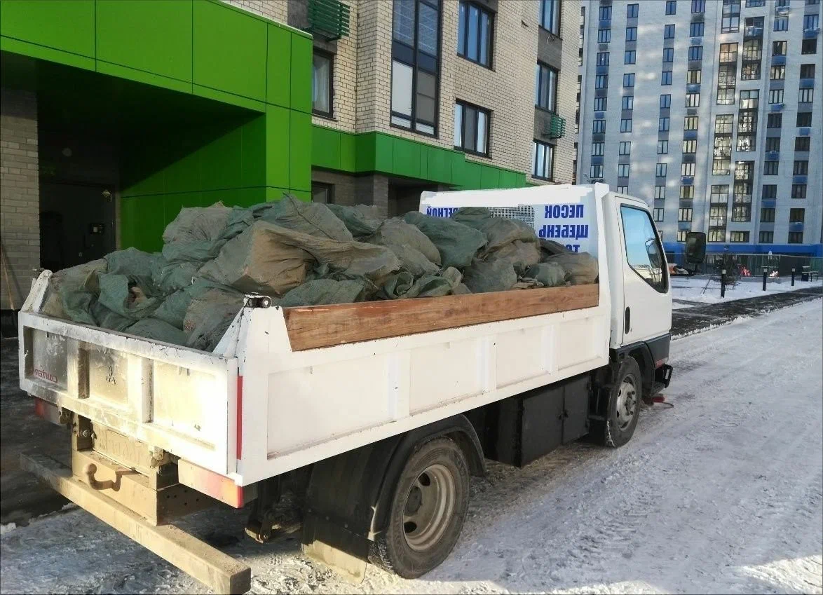 Вывоз мусора грузовым фургоном 3 тонны в Белой Калитве — цена от 1400 руб., ПроМусор