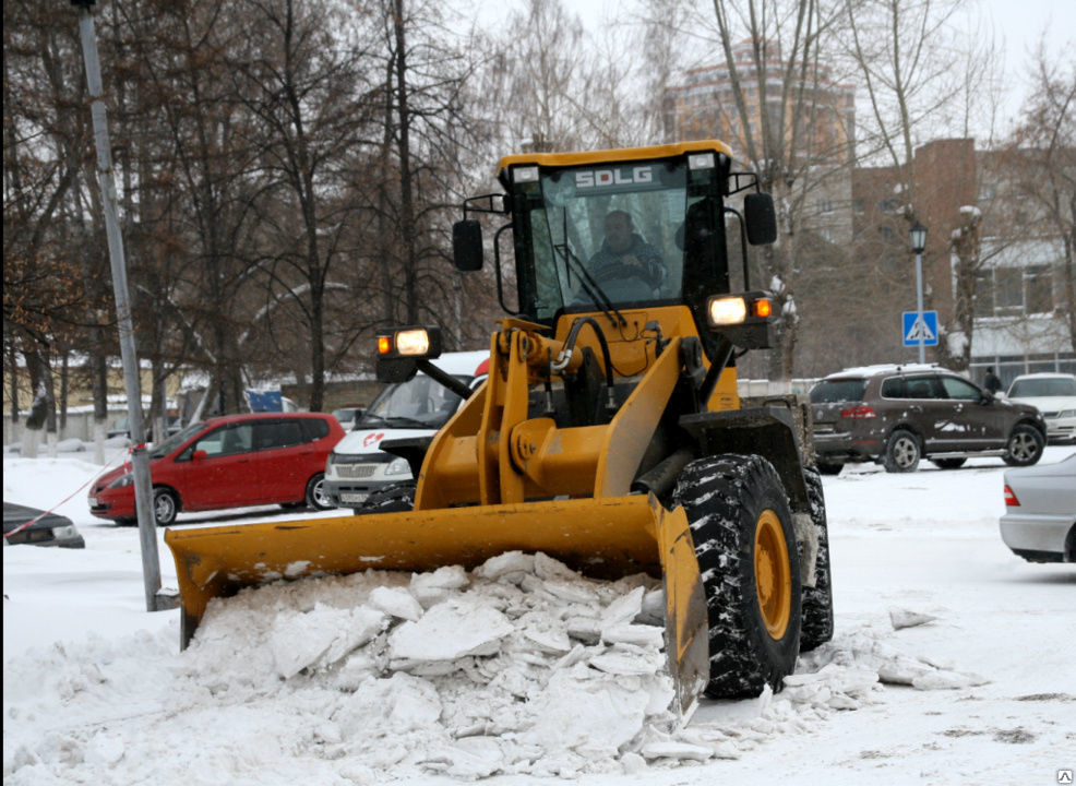 Аренда трактора для уборки снега в Белой Калитве от ПроМусор – цена от 1037 руб., быстро и недорого