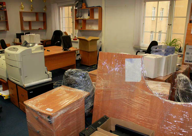 Вывоз старой офисной мебели в Белой Калитве в октябре