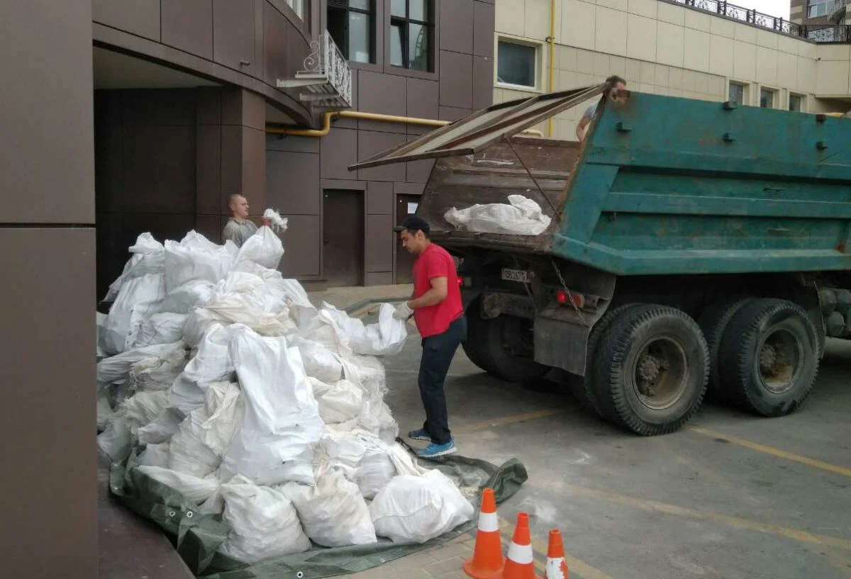 Вывоз мусора из подвала в Белой Калитве от ПроМусор – уборка, разбор завалов и очистка, цены от 2489 руб