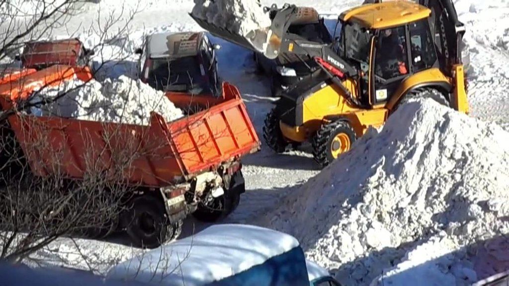 Вывоз снега с погрузкой в Белой Калитве для организаций и частных лиц в октябре