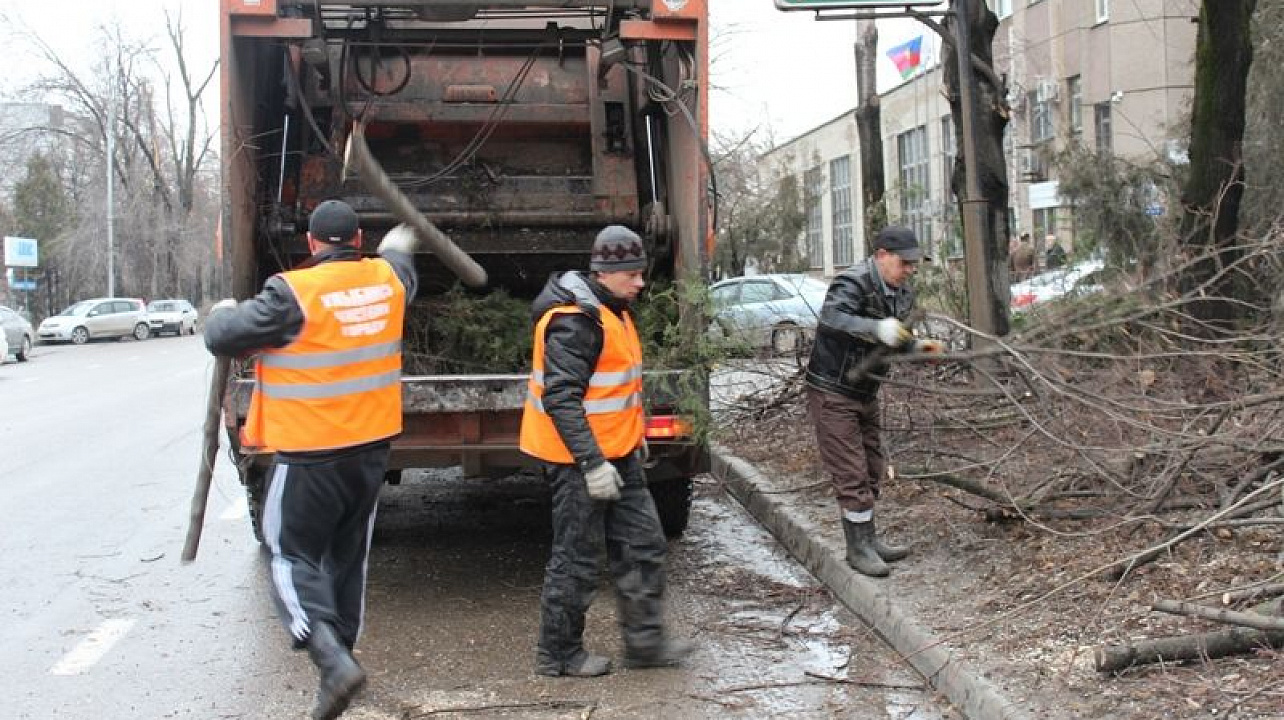 Уборка после стихийного бедствия в Белой Калитве от 2956 руб